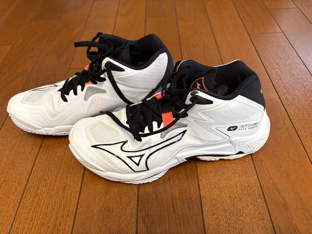 MIZUNOバレーボールシューズ　23.5センチ　美品！