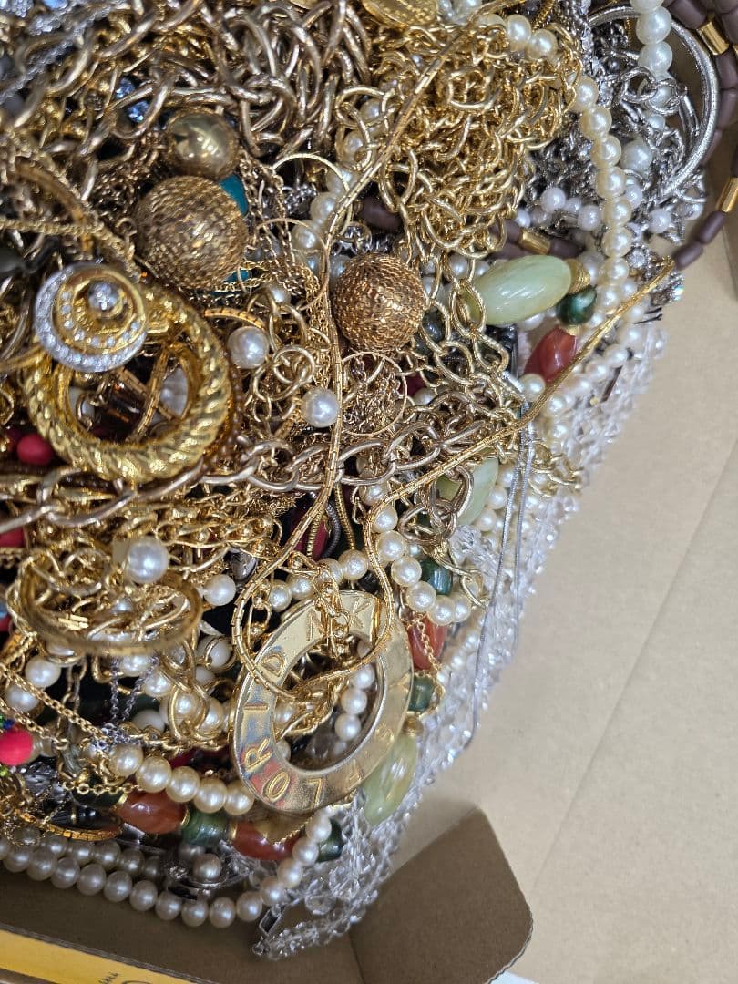 アクセサリーまとめ売り　2.2キロ