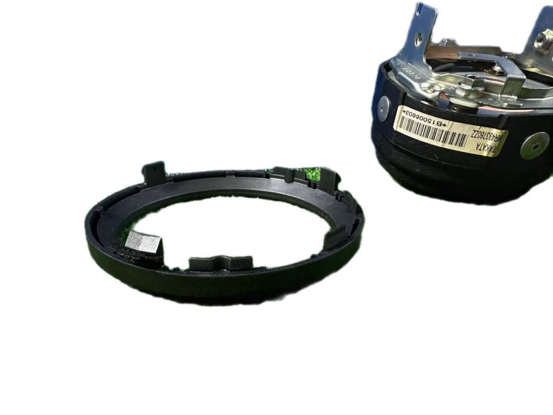 MOMO ステアリングホイール ランサー CT9W エボ H18年 ホーンパッド