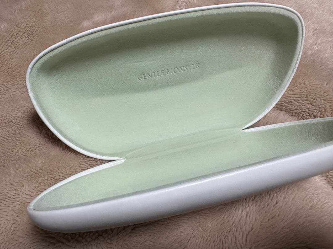 メガネ・老眼鏡 GENTLE MONSTER Una.C N 01