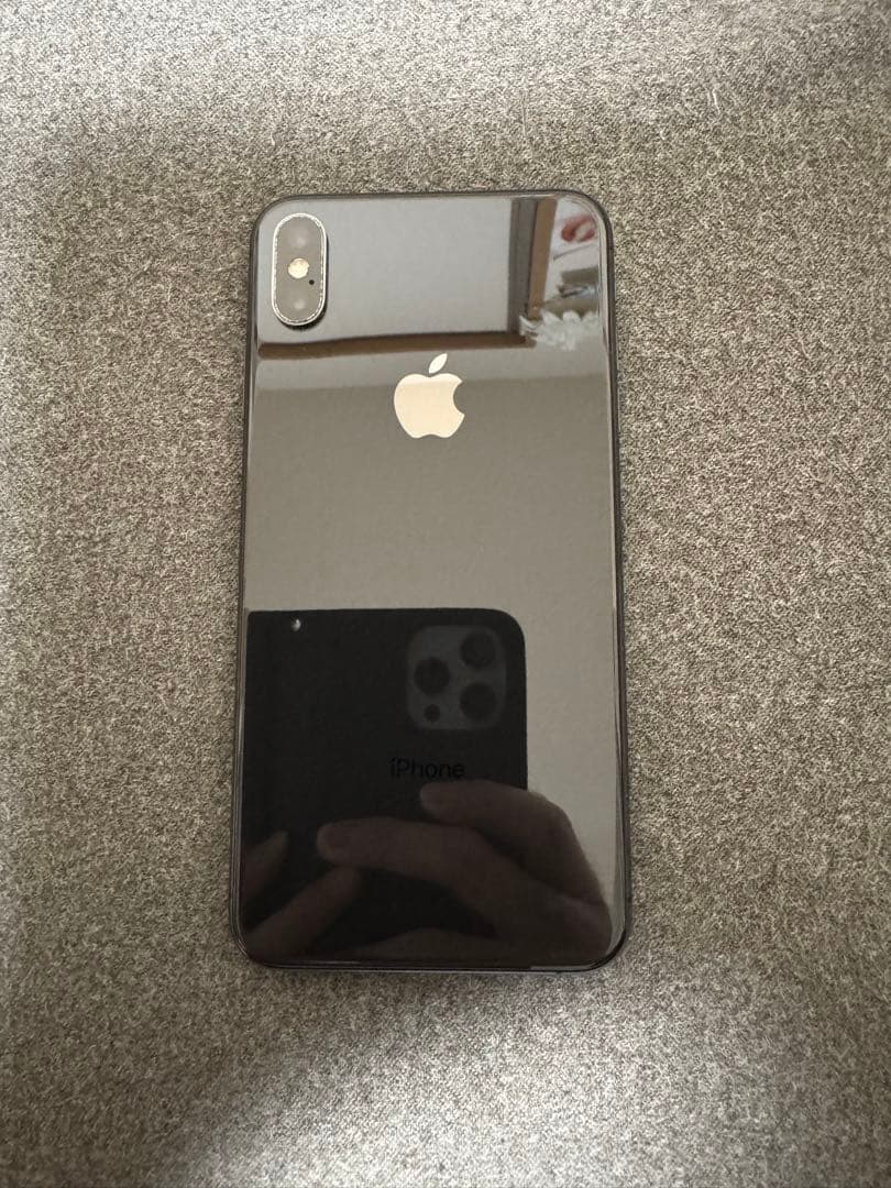 【美品】 Apple iPhone Xs Maxスペースグレー