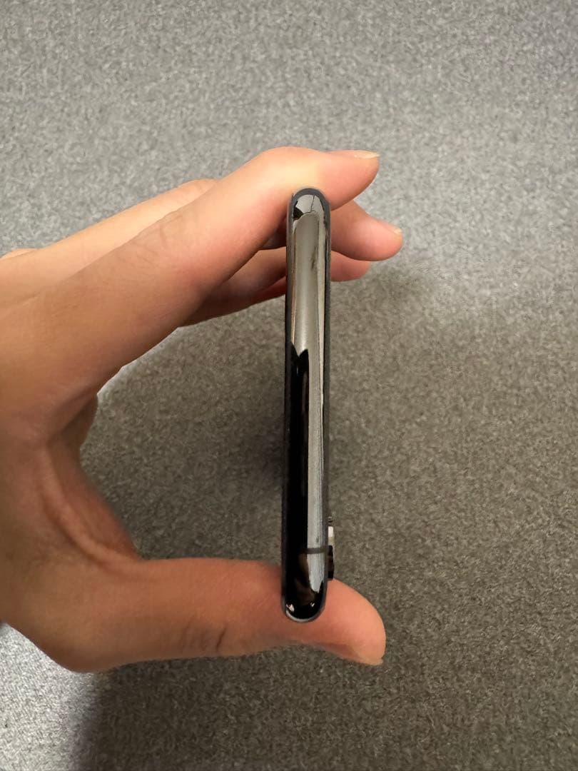 【美品】 Apple iPhone Xs Maxスペースグレー