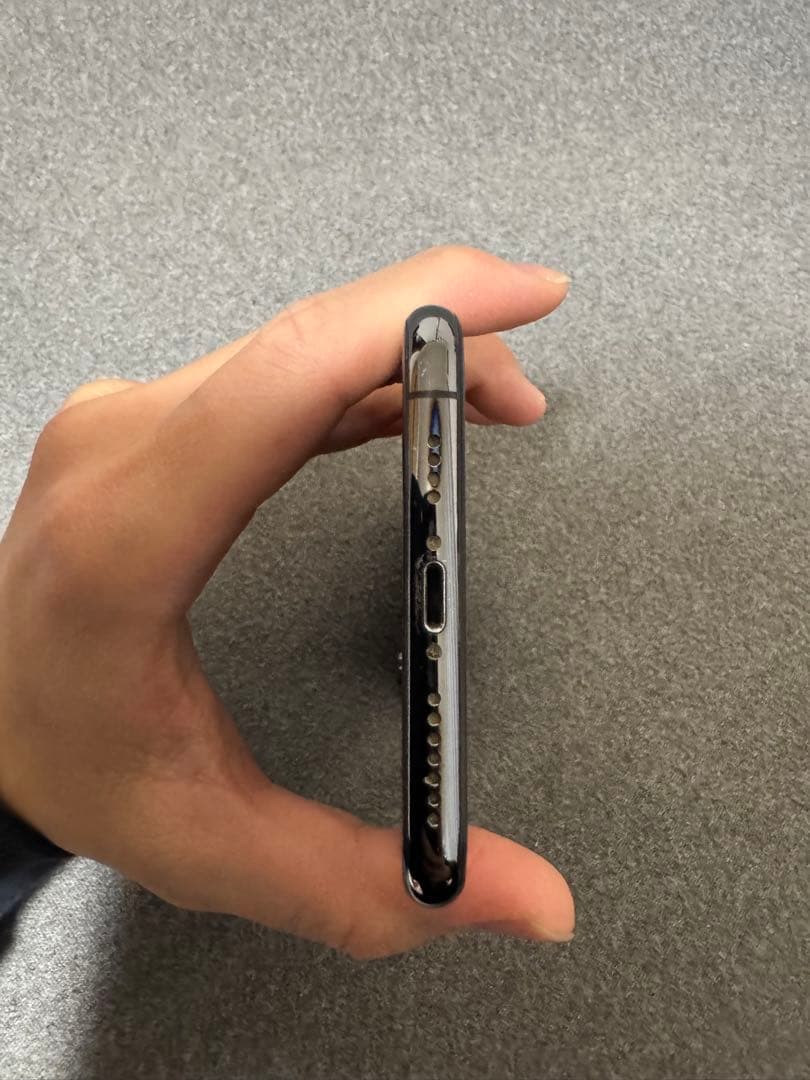 【美品】 Apple iPhone Xs Maxスペースグレー