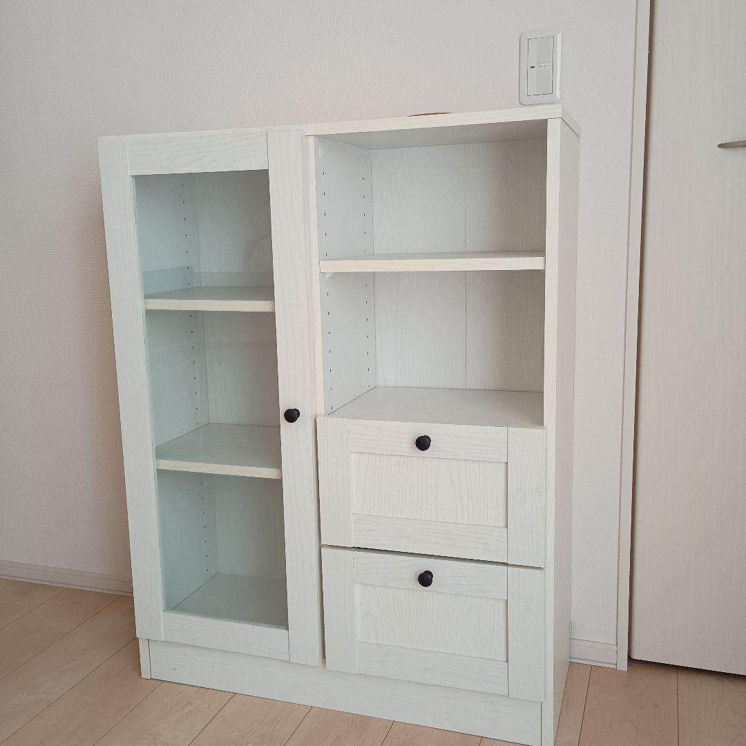 早い者勝ち！ニトリ【サラ】ホワイト ガラス扉付き本棚