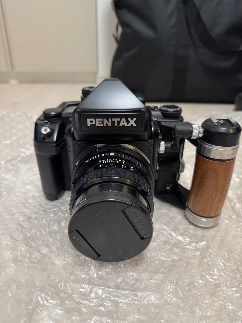 PENTAX67Ⅱ 中判フィルムカメラ 木製グリップ、レンズ２本付き