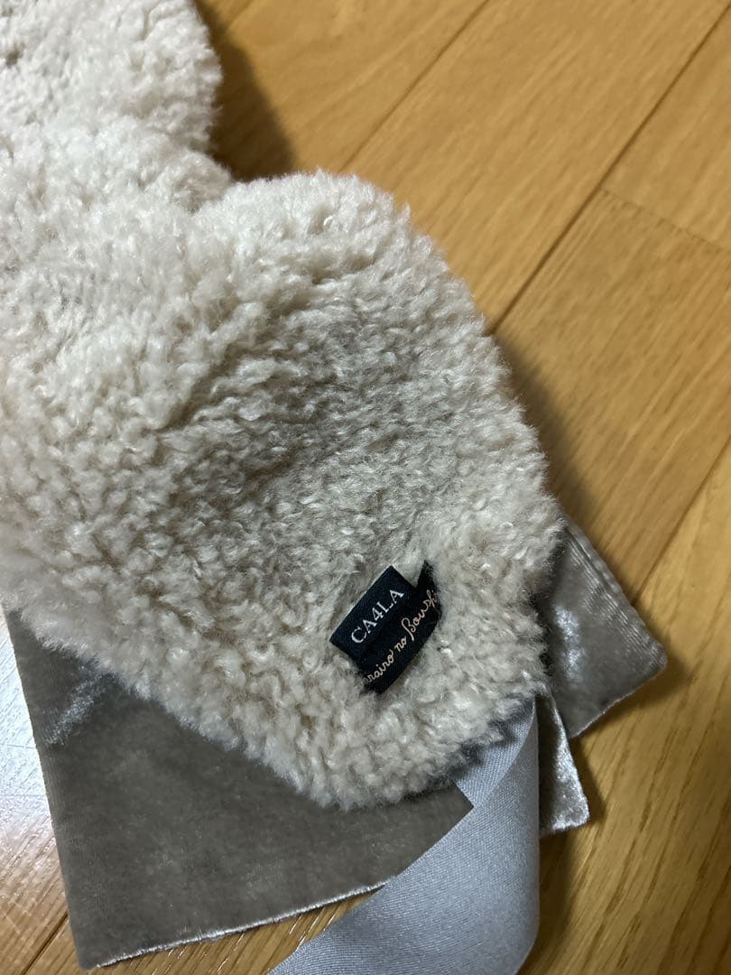 バラ色の帽子　リボンイヤマフ　Beige