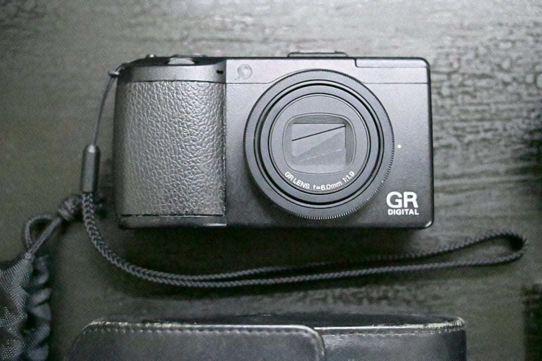 GR DIGITAL III （ケース・備品付き）