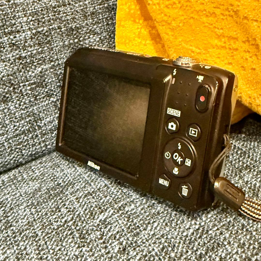 Nikon COOLPIX A100 シルバー Digital Camera