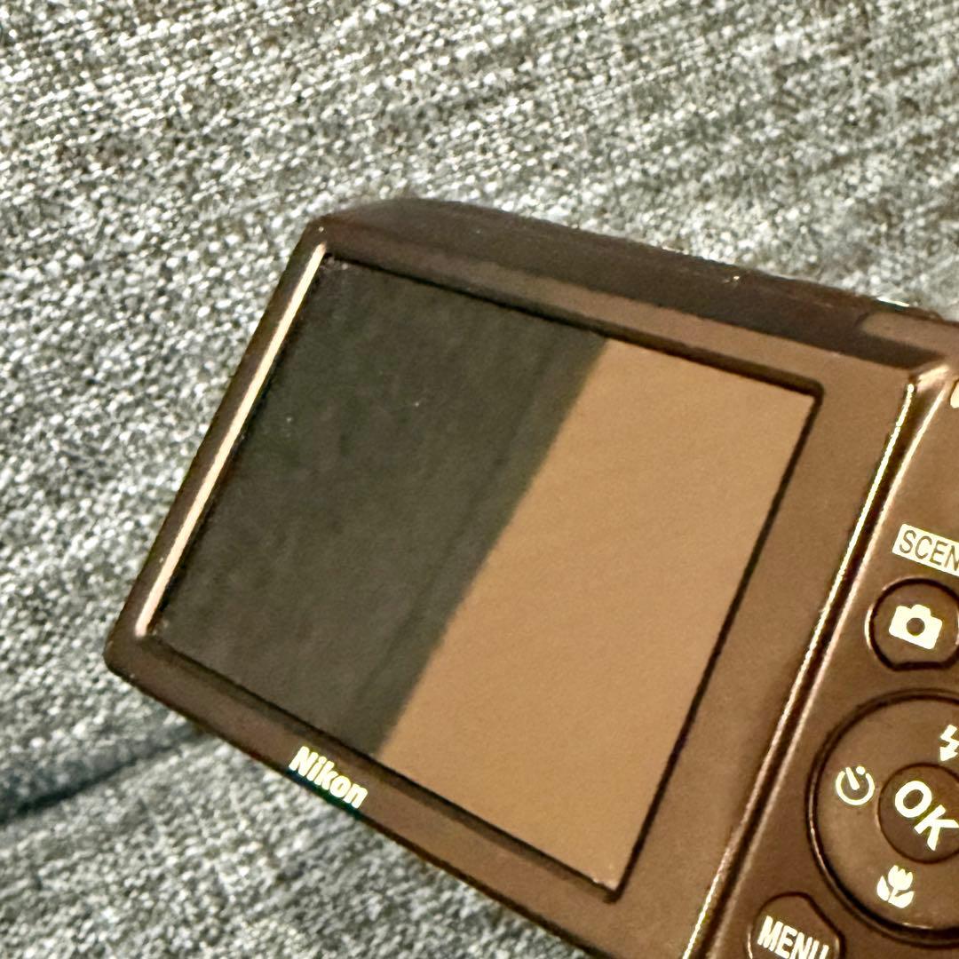 Nikon COOLPIX A100 シルバー Digital Camera