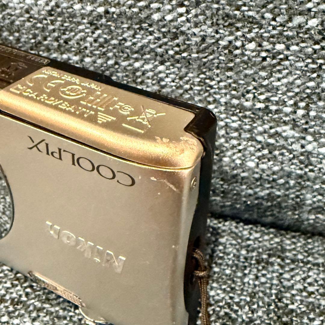 Nikon COOLPIX A100 シルバー Digital Camera