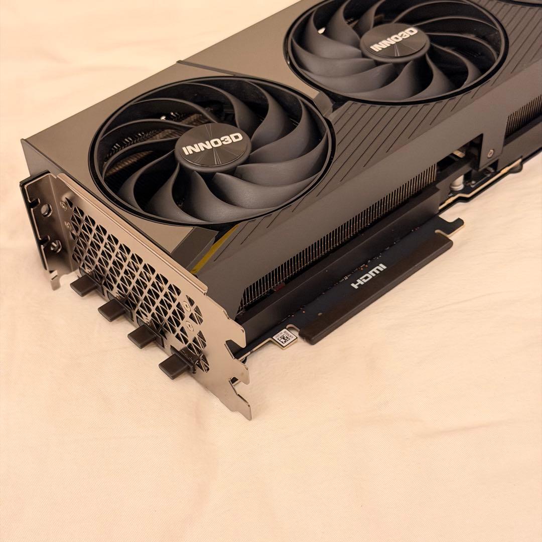 INNO3D GeForce RTX 5090 X3 OC 使用4週間 保証あり