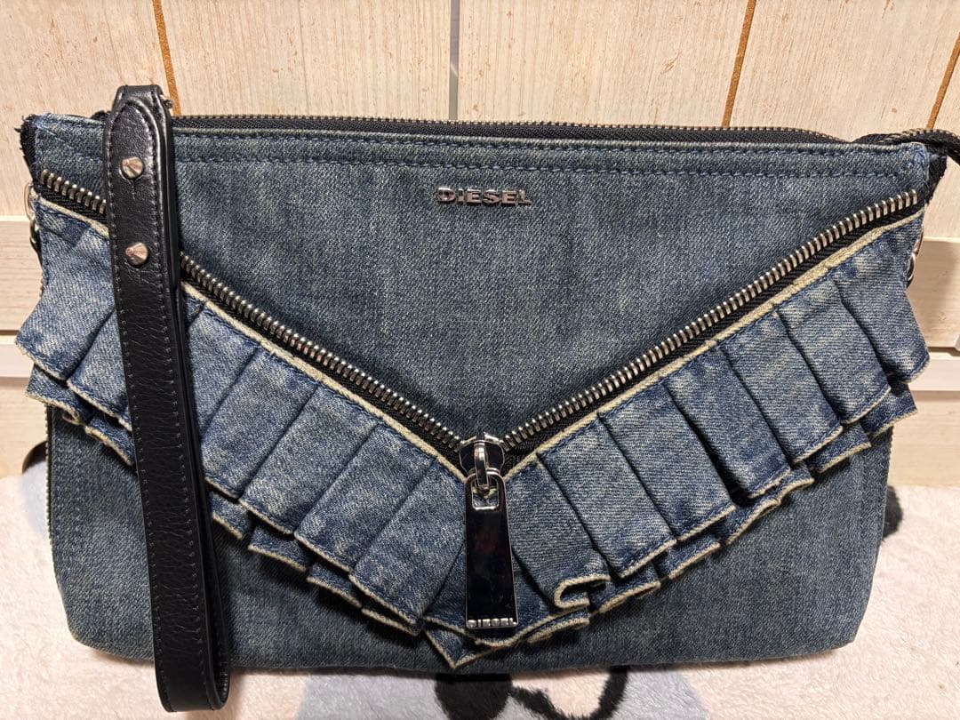DIESEL デニム フリル クラッチバッグ