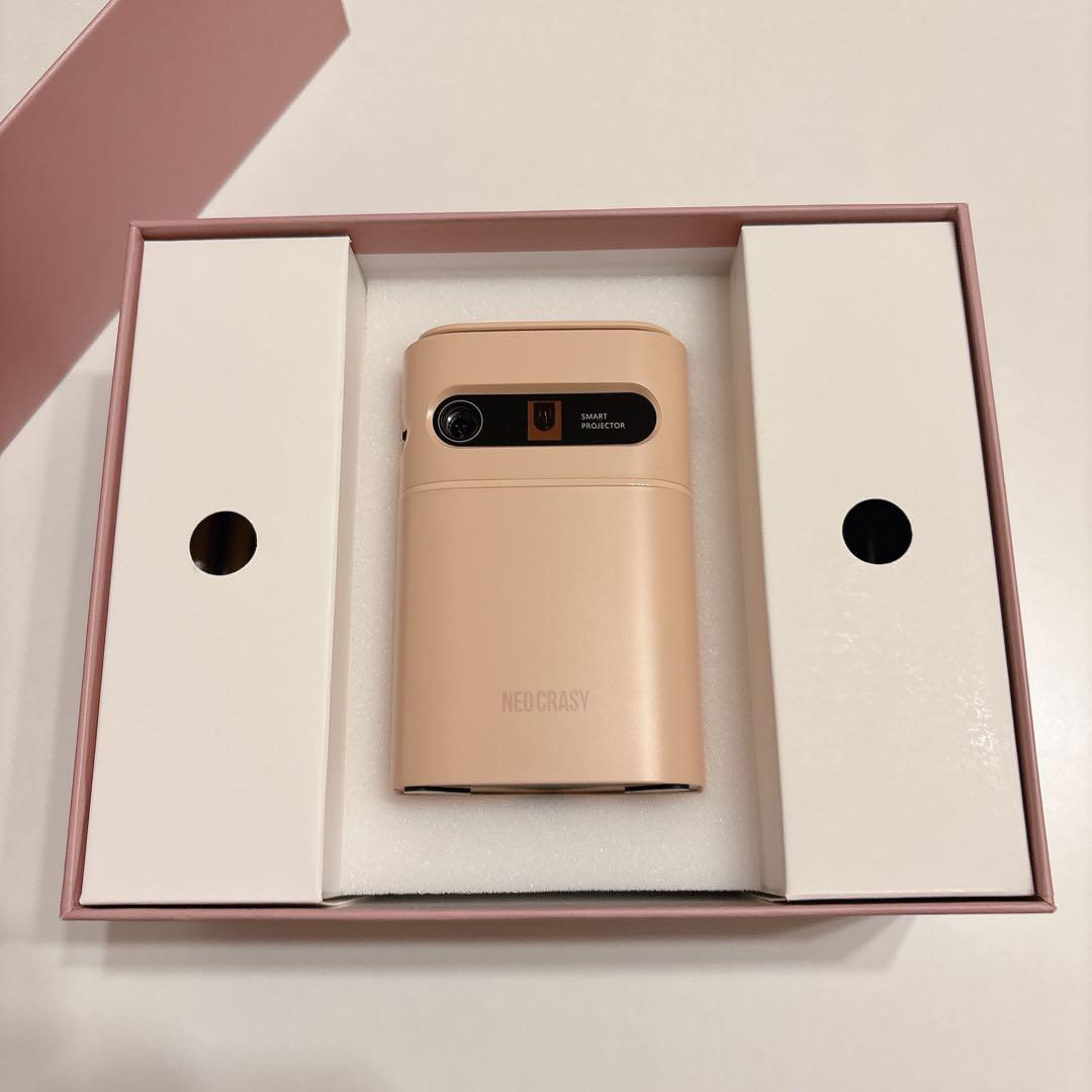 【NEOCRASY】モバイルプロジェクター Luxmia アーモンドピーチ