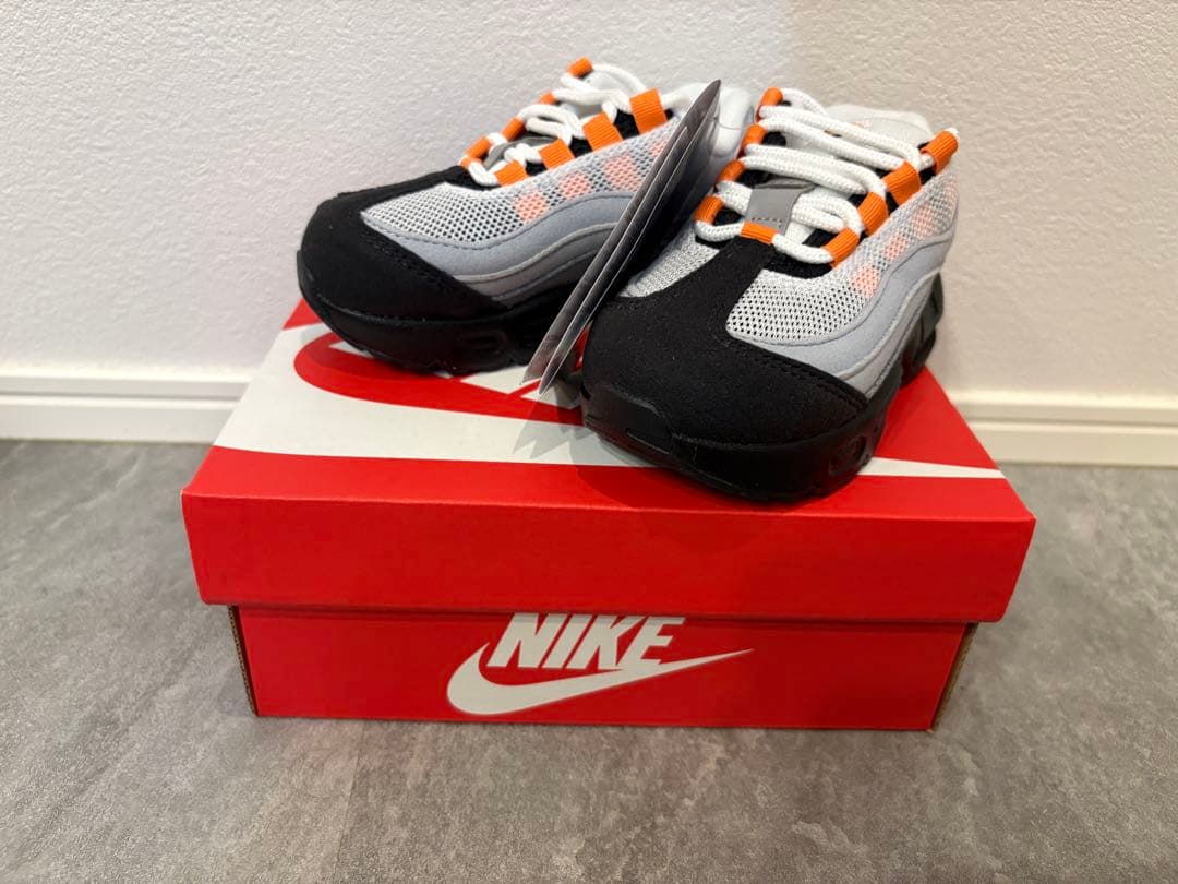 【限定】Nike Air Max 95 リクラフト キッズシューズ オレンジ