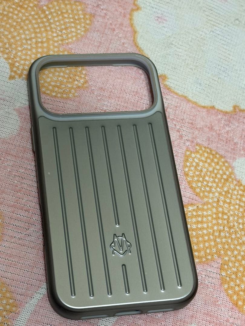 RIMOWA リモワ シルバー iPhone17 promaxケース