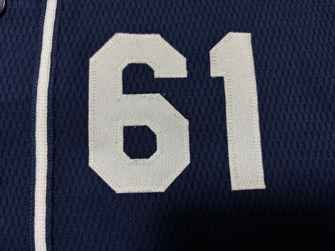 東京ヤクルトスワローズ　石井弘寿投手　デサント　プロコレ　ユニフォーム