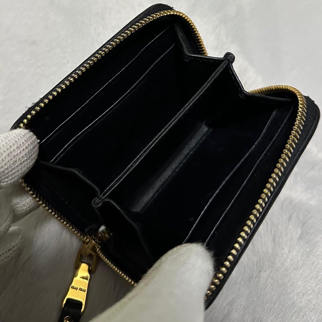 MIU MIUミュウミュウ ケース　マテラッセ　ラウンドファスナー