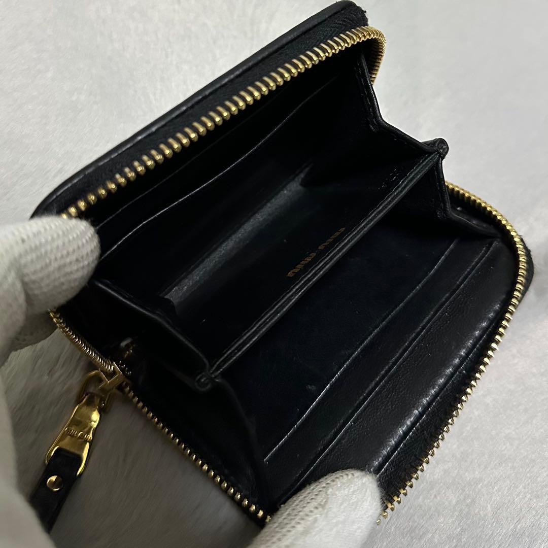 MIU MIUミュウミュウ ケース　マテラッセ　ラウンドファスナー