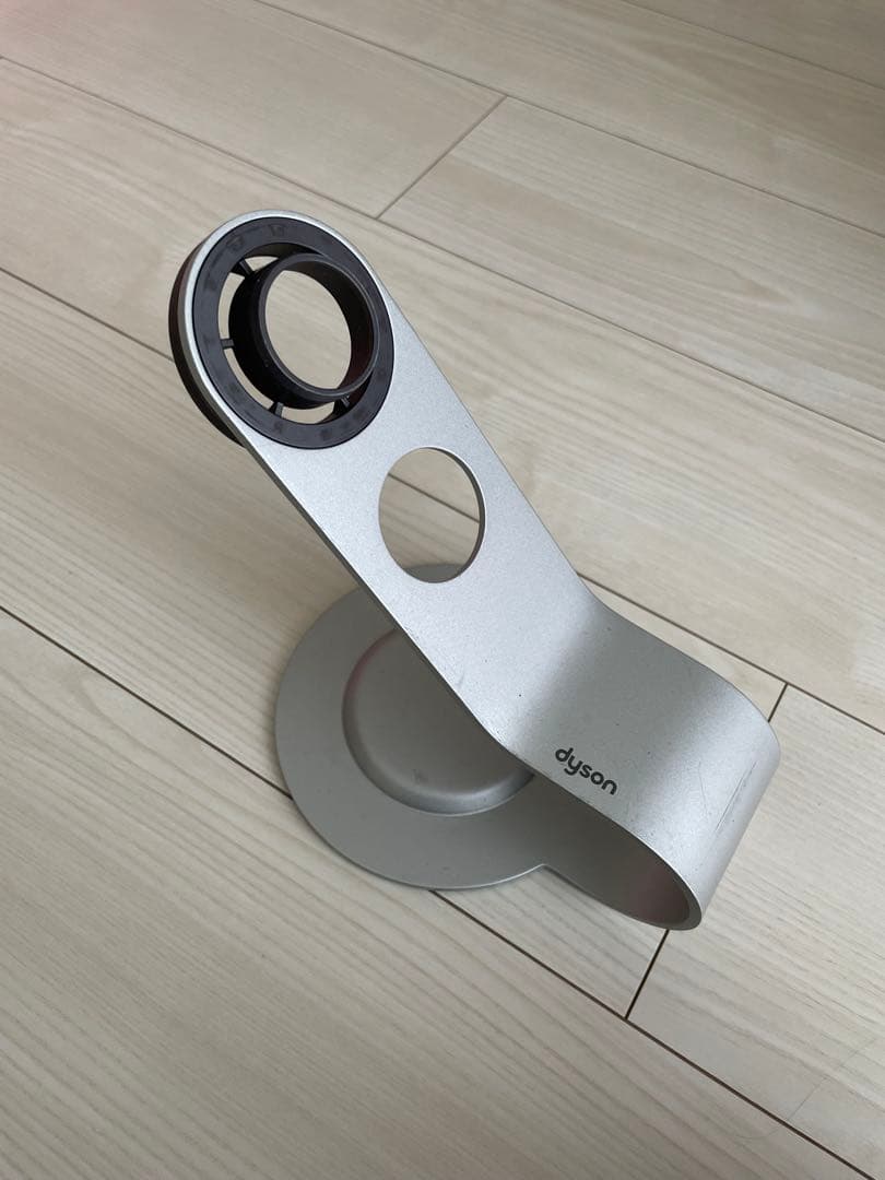 dyson supersonic ヘアドライヤー ブラックスタンド付き