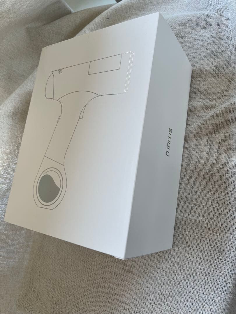 MorusV6真空吸着式衣類スチーマー　スチームアイロン花粉低減脱臭除菌ホワイト