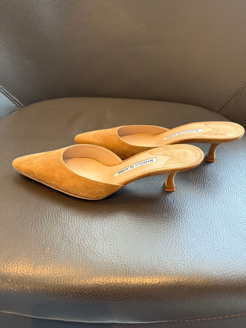 アパルトモン　MANOLO BLAHNIK CAROLYEN MULE