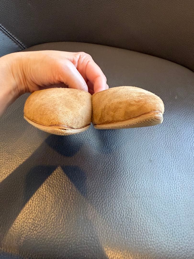 アパルトモン　MANOLO BLAHNIK CAROLYEN MULE