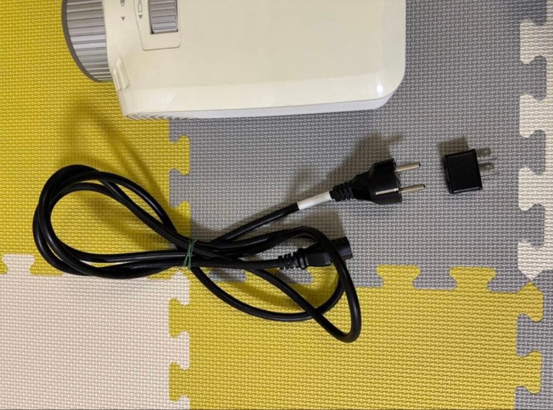 プロジェクター　本体　Optoma