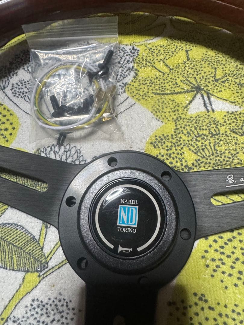 車ステアリング仕切特価品❣️