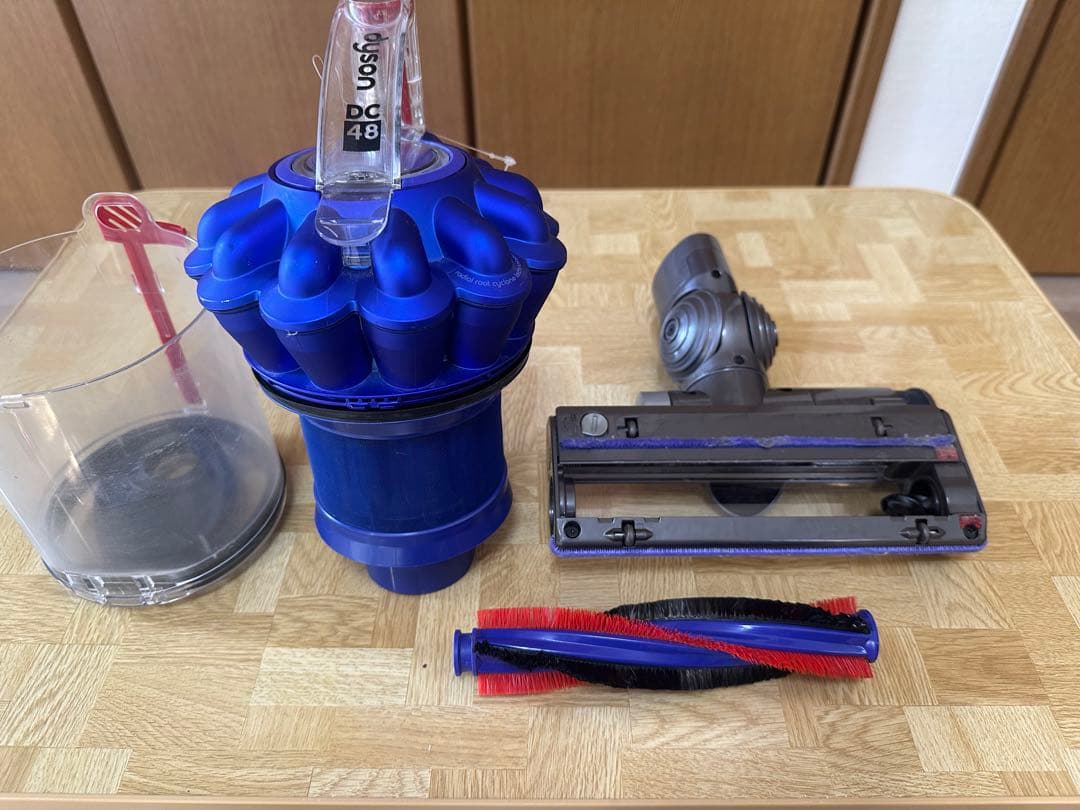 HK　ダイソン　キャニスター掃除機　DC48 分解清掃済み＆一部新品部品