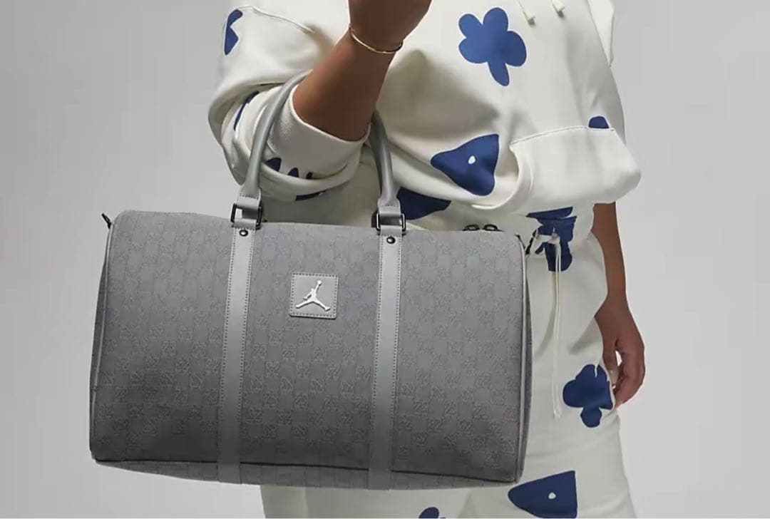 バッグ Jordan Monogram Duffle Bag (25L) \"Grey\"