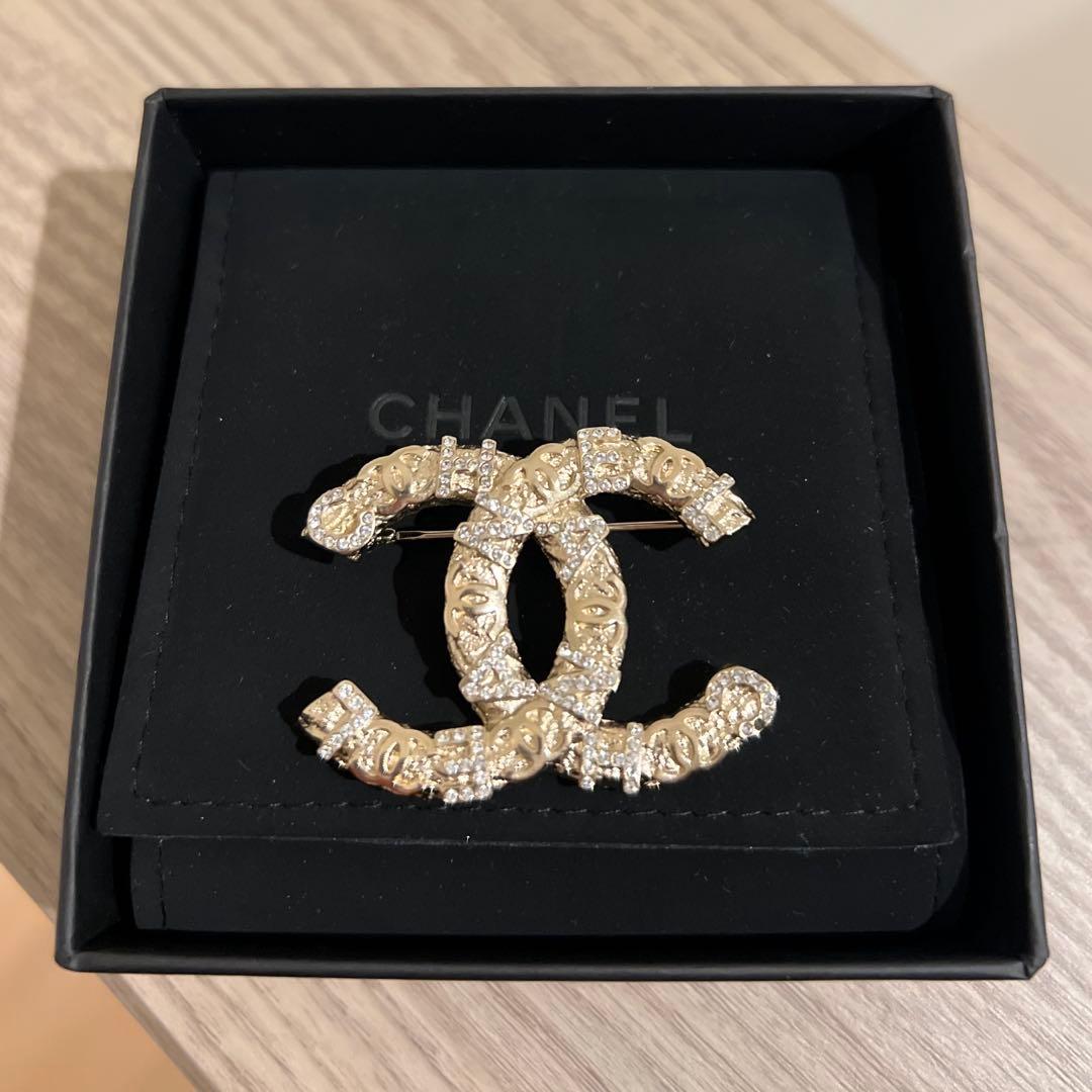 Chanel CCロゴ ブローチ