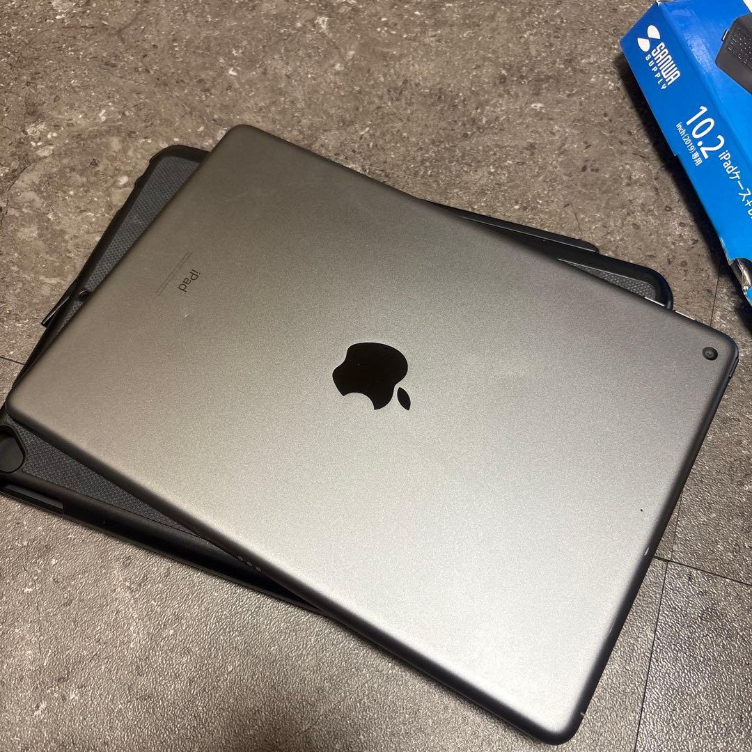 iPad 第8世代　 Wi-Fiモデル　スペースグレイ　32GB　おまけ付き