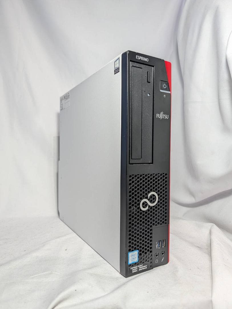 富士通 D588/T 第8世代 i5/8GB/SSD256GB/Win11