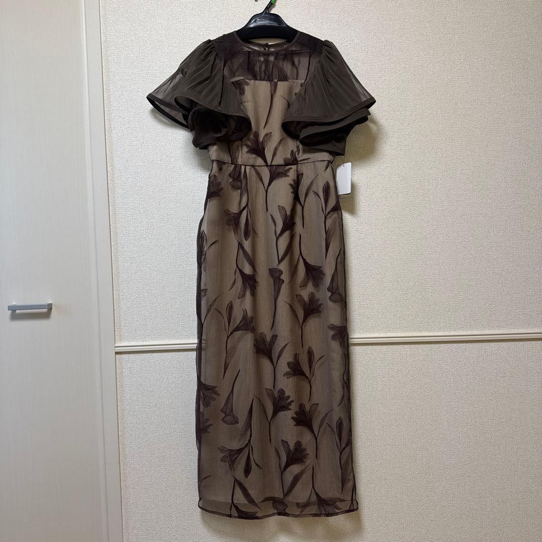 【ここ】Circurar sleeve flower dress