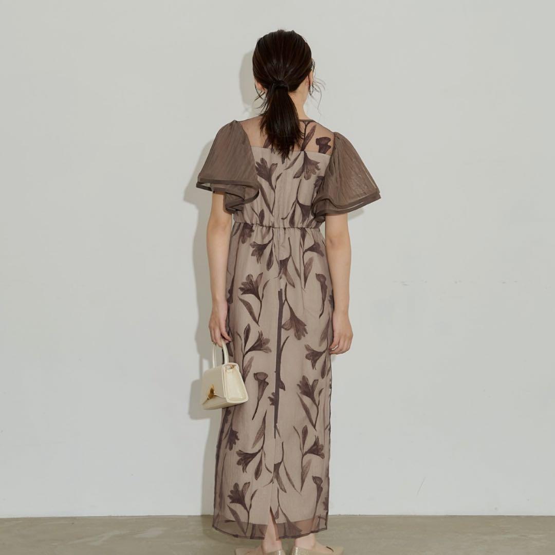 【ここ】Circurar sleeve flower dress