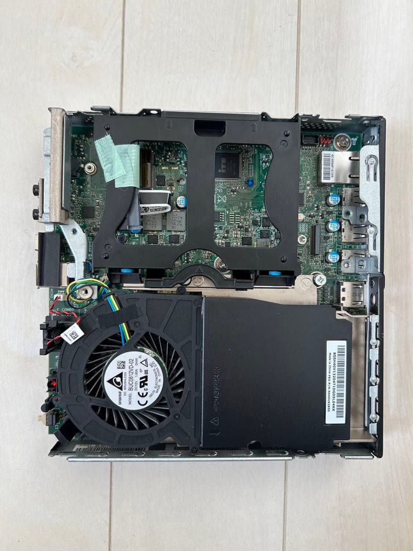 Lenovo ThinkCentre M75q-1 AMD Ryzen5ミニPC