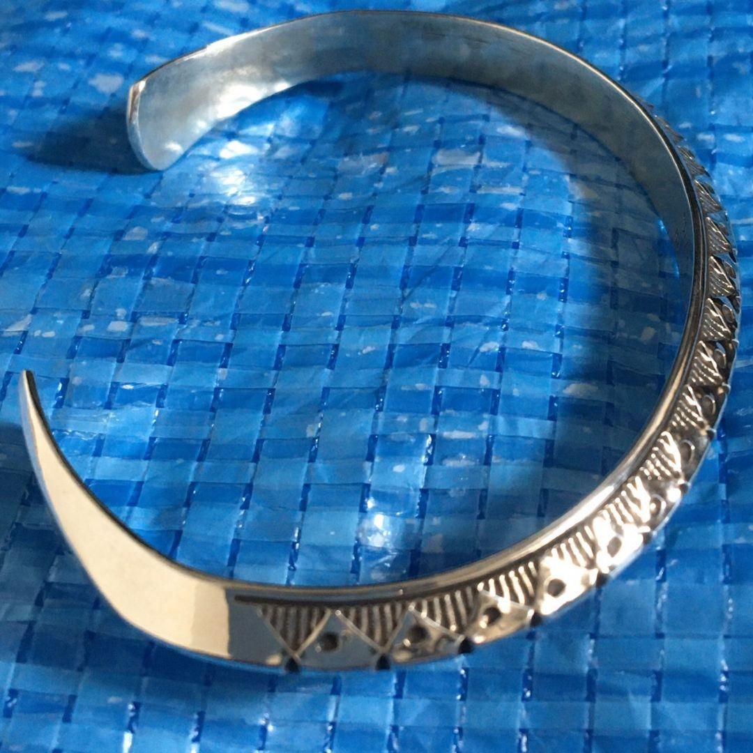 ワイリーセカテロ　シルバー　バングル　ナバホ