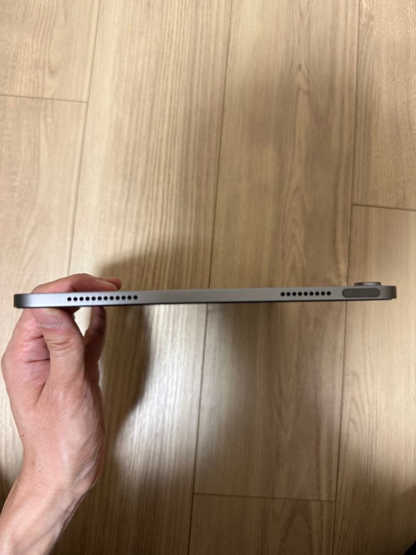 iPad Air （M2チップ）11インチ　バッテリー状態 100%