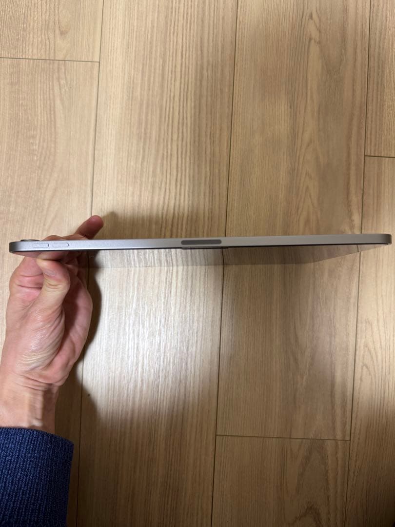 iPad Air （M2チップ）11インチ　バッテリー状態 100%