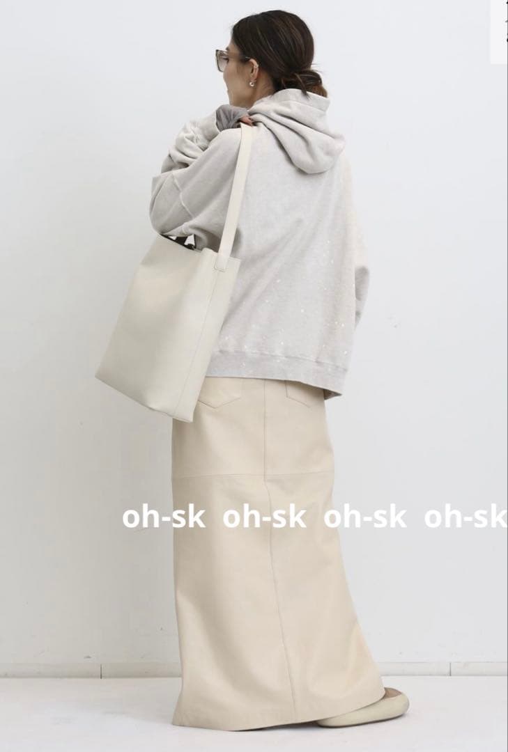 アパルトモン【REMI RELIEF】 PAINTED HOODIE