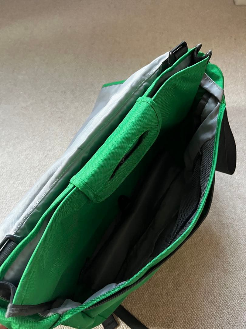 廃番 パタゴニア ハーフマス メッセンジャーバッグ 取り外し可能 PCバッグ付