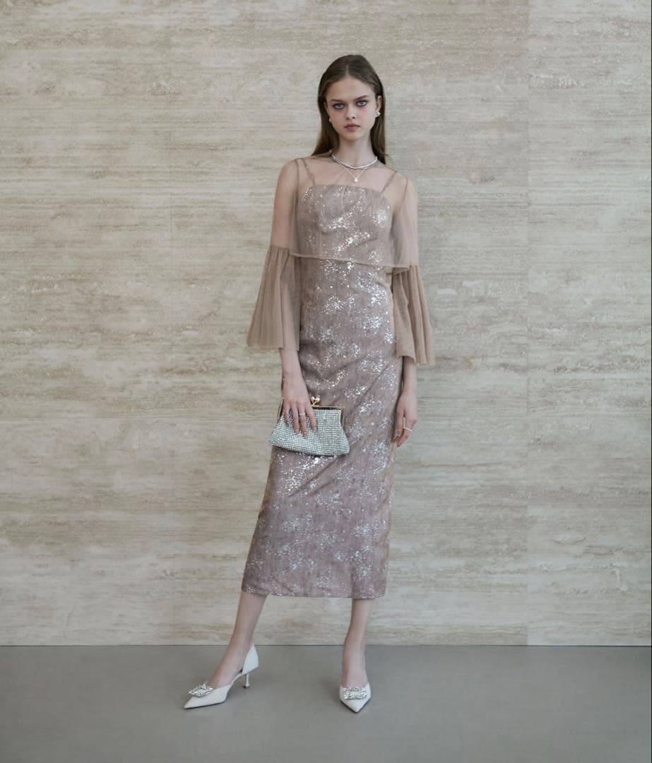 新品タグ付き！シアーチュールベルスリーブペイントIラインワンピースドレス