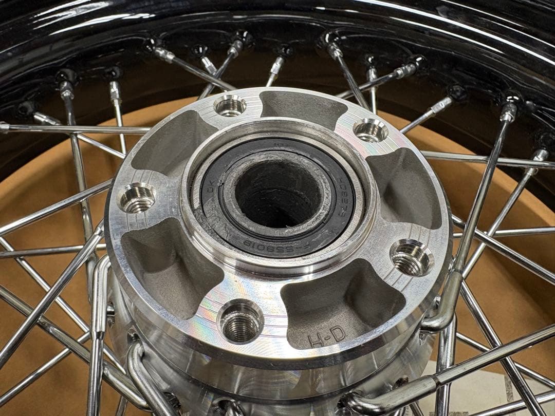 FXDB 09年　純正ホイール