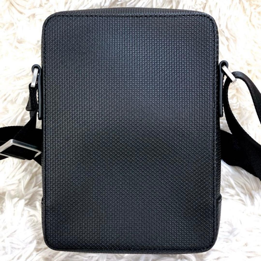 ✨極美品 ラコステ バーティカルカメラバッグ ショルダー ブラック ワニ 現行