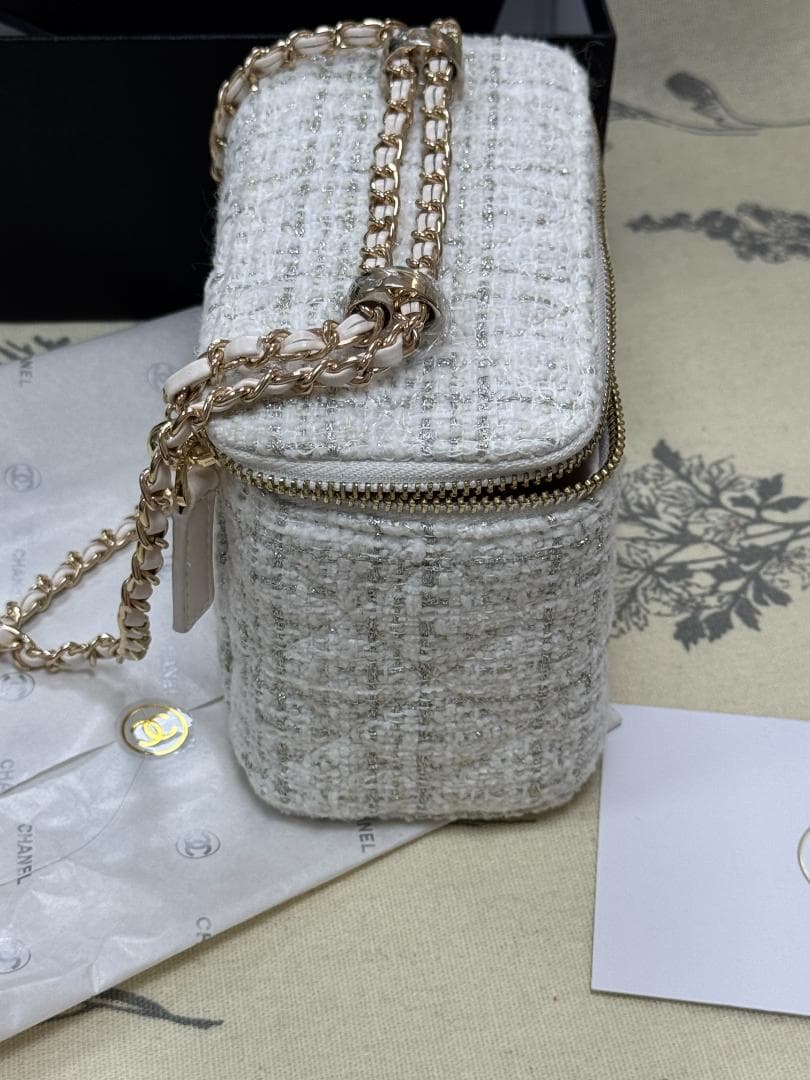 VIP✨非売品 限定 ChaNeL ツイードショルダーバッグBOX付　ホワイト