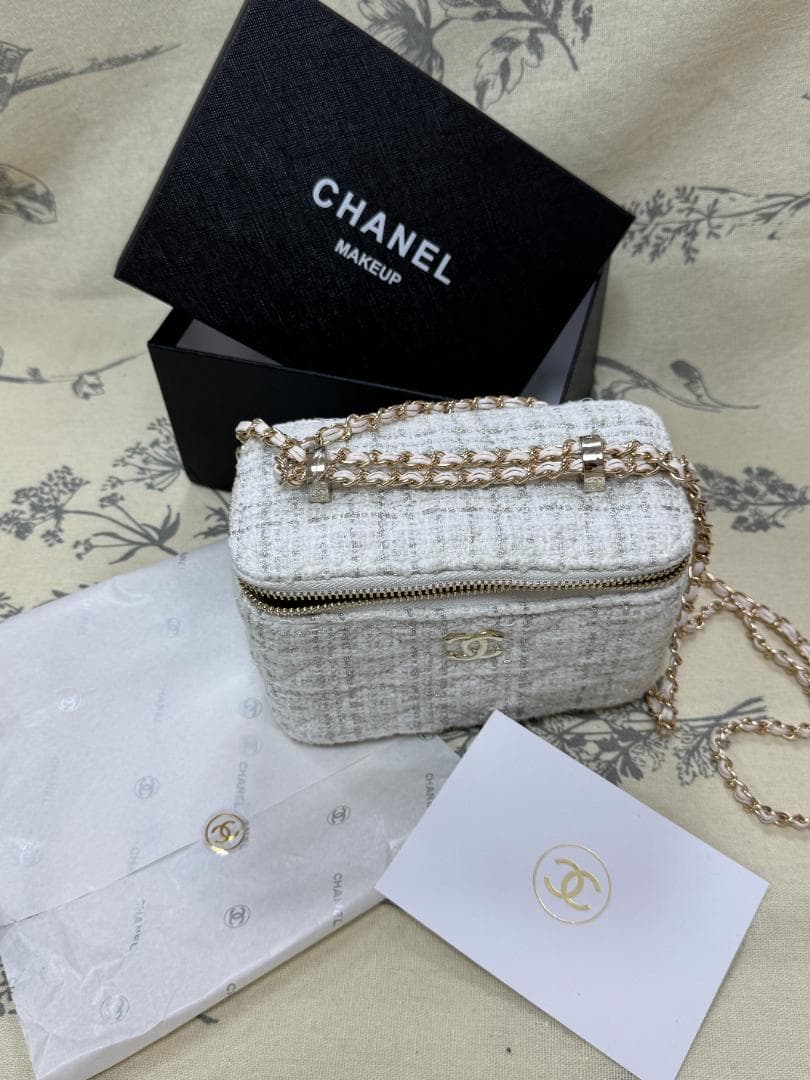 VIP✨非売品 限定 ChaNeL ツイードショルダーバッグBOX付　ホワイト