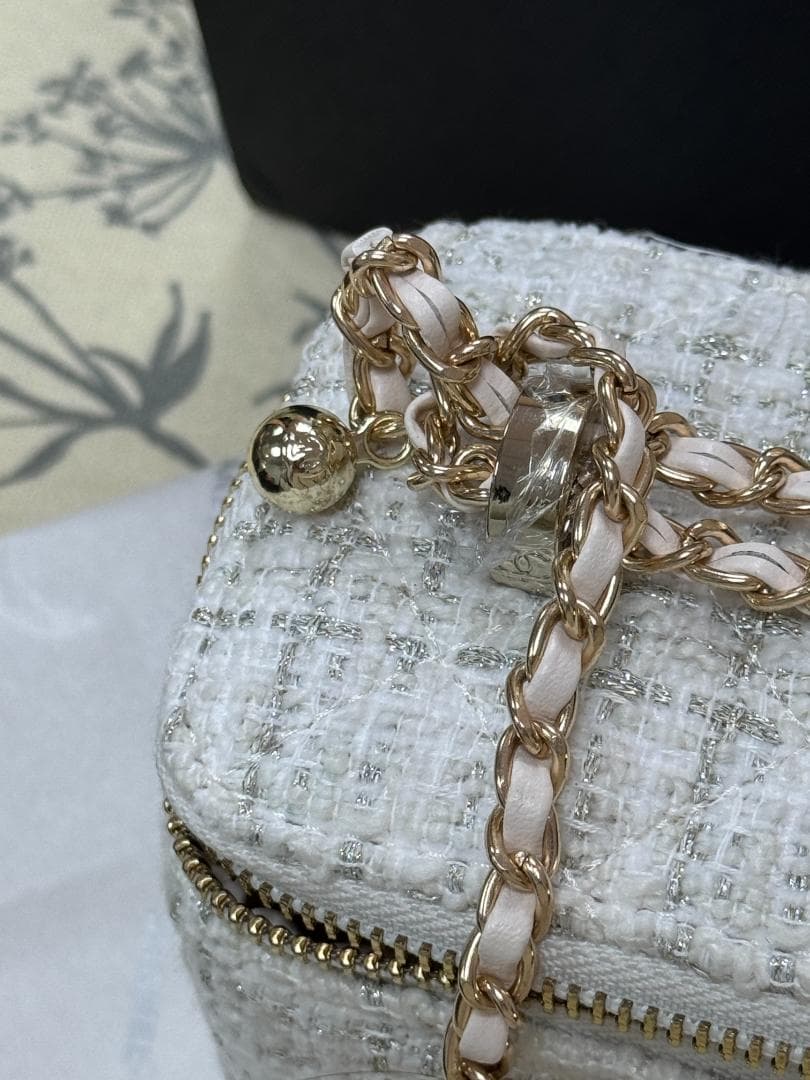 VIP✨非売品 限定 ChaNeL ツイードショルダーバッグBOX付　ホワイト