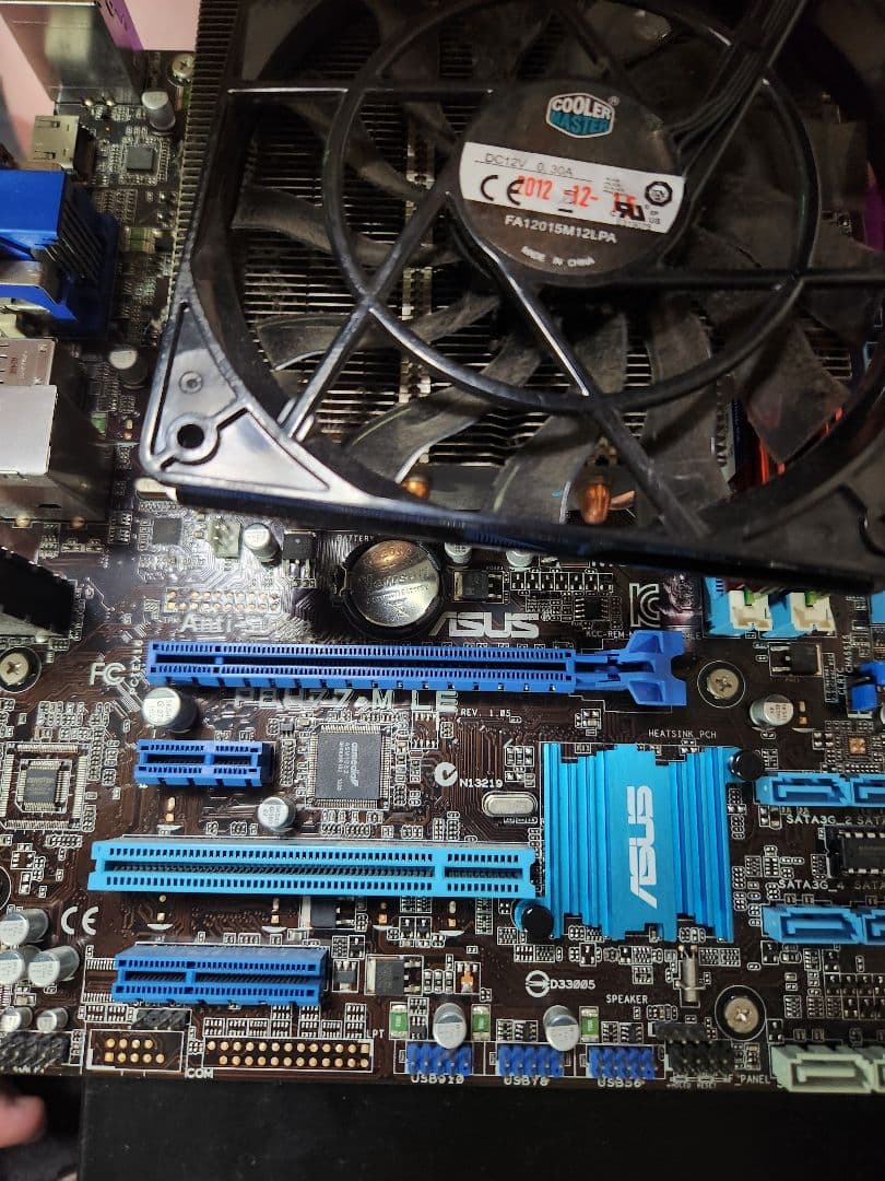 タワー型デスクトップPC