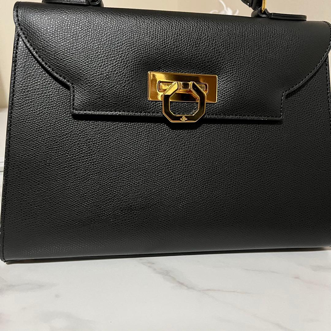 【ショルダー紐は未使用】カルボッティ