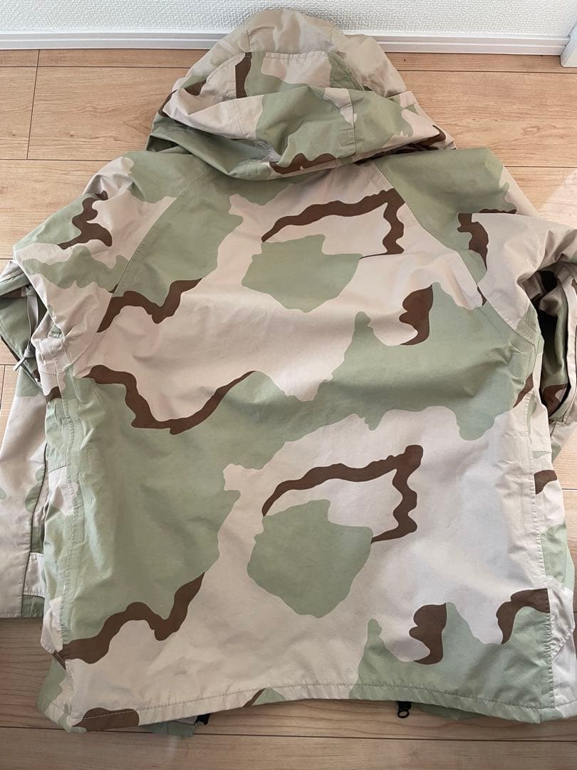 実物 ECWCS ゴアテックスパーカー デザートカモ ヴィンテージ 希少サイズ